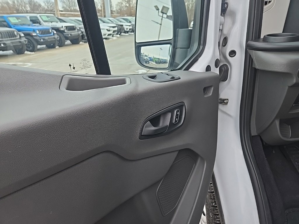 Used 2023 Ford Transit 350 XLT image 31