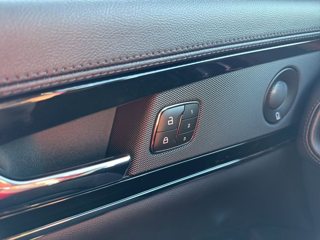 Used 2023 Lincoln Nautilus Reserve w/ Equipment Group 201A image 7