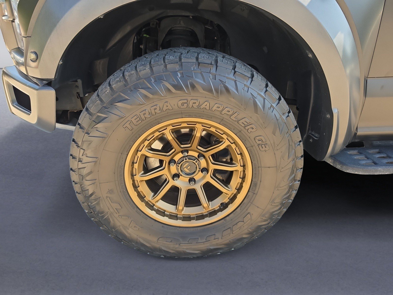 Used 2018 Ford F150 Raptor w/ Equipment Group 802A Luxury AWD/4WD image 37
