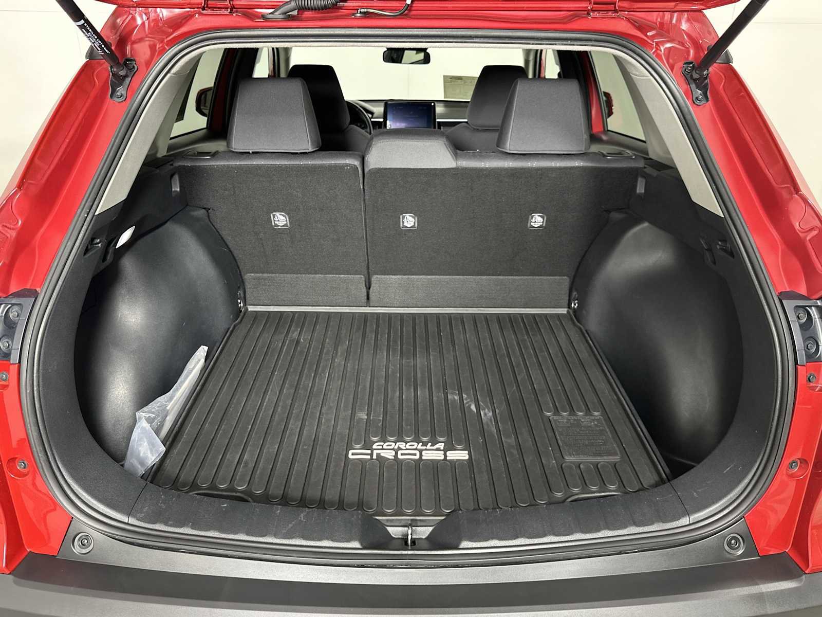 Used 2024 Toyota Corolla Cross LE AWD/4WD image 24