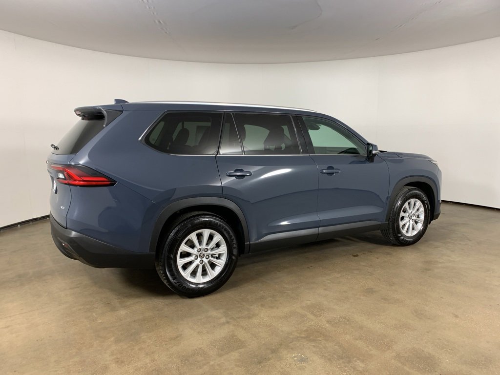 Used 2025 Toyota Grand Highlander AWD image 8