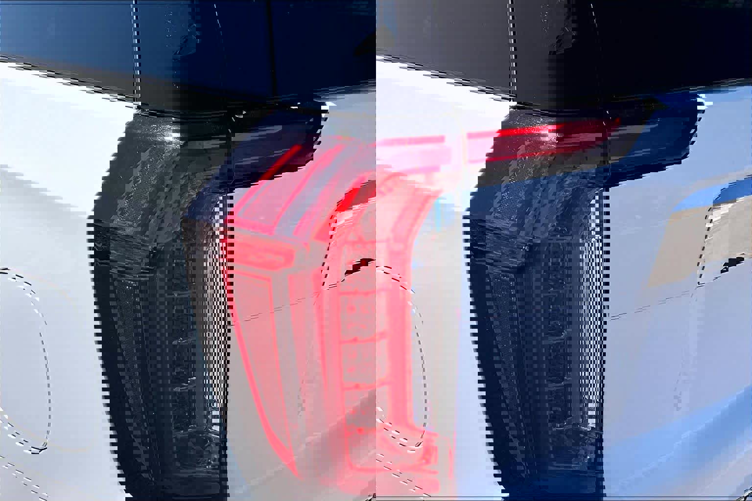 Used 2022 GMC Yukon XL SLT w/ SLT Premium Package image 29