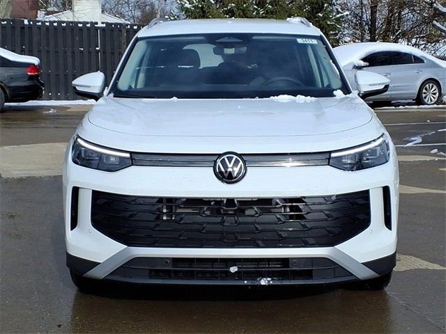New 2026 Volkswagen Tiguan SE image 3