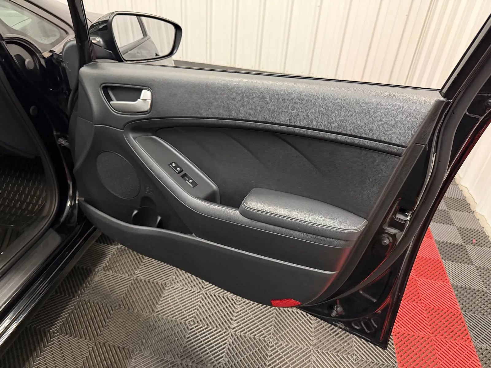 Used 2017 Kia Forte LX w/ LX Popular Plus Package FWD image 39