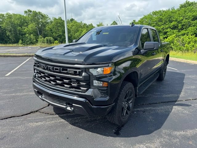 Used 2025 Chevrolet Silverado 1500 Custom Trail Boss w/ Dark Appearance Package AWD/4WD image 7
