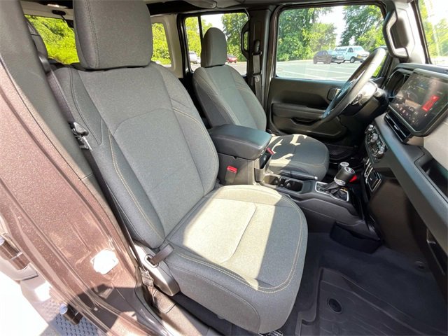 Used 2024 Jeep Wrangler Sport S image 26