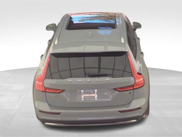 Used 2025 Volvo V60 B5 Cross Country Plus AWD/4WD image 4