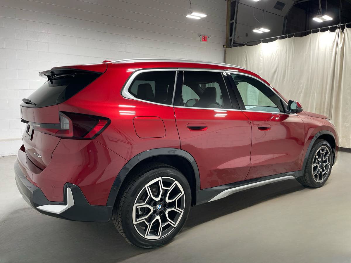 Used 2026 BMW X1 xDrive28i w/ Technology Package AWD/4WD image 4