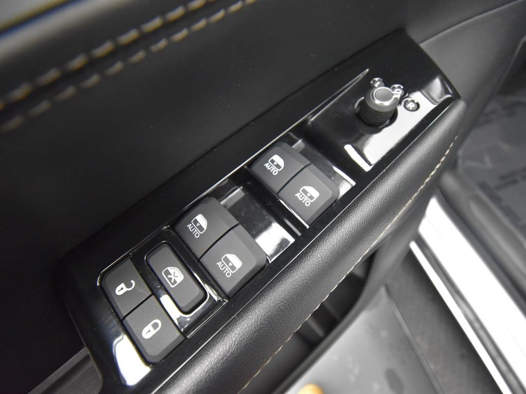 Used 2024 Jeep Wagoneer 4WD w/ Convenience Group I image 15