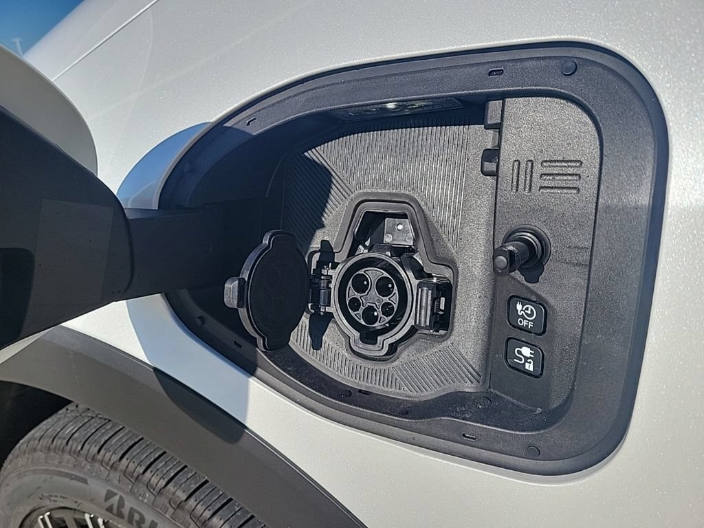 New 2026 Nissan Leaf Platinum+ w/ Floor Mat Package (Platinum+) FWD image 10