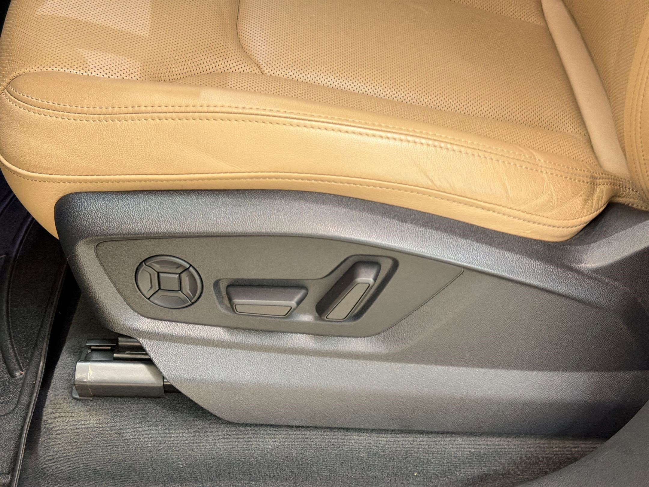 Used 2022 Audi Q7 3.0T Prestige image 13