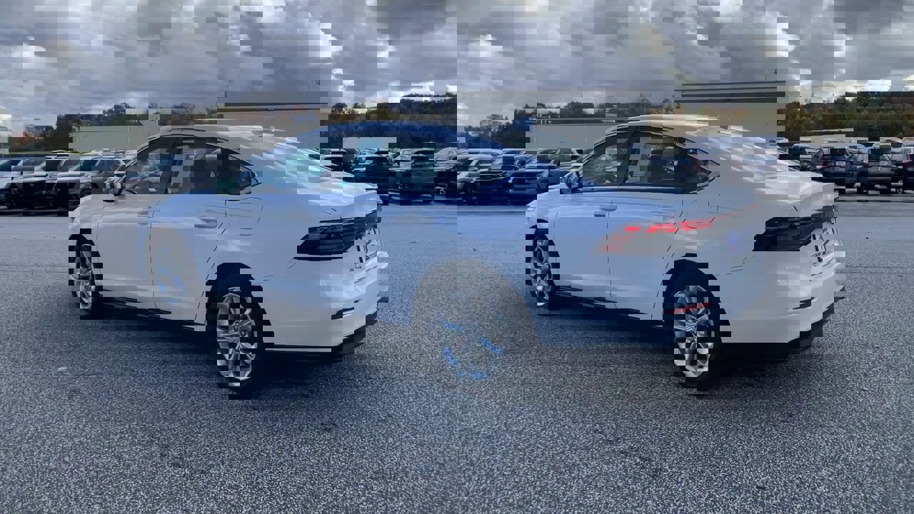 Certified 2023 Honda Accord LX image 7