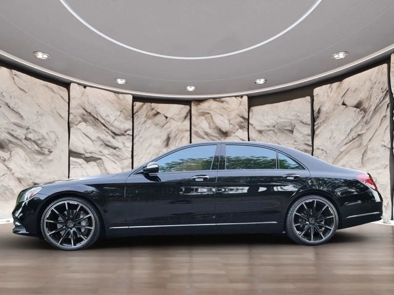 Used 2020 Mercedes-Benz S 560 Sedan image 5