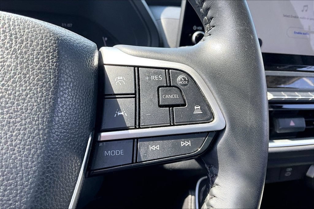 Used 2025 Toyota Grand Highlander AWD image 23