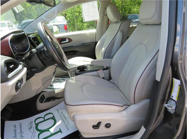 Used 2019 Chrysler Pacifica Limited FWD image 22