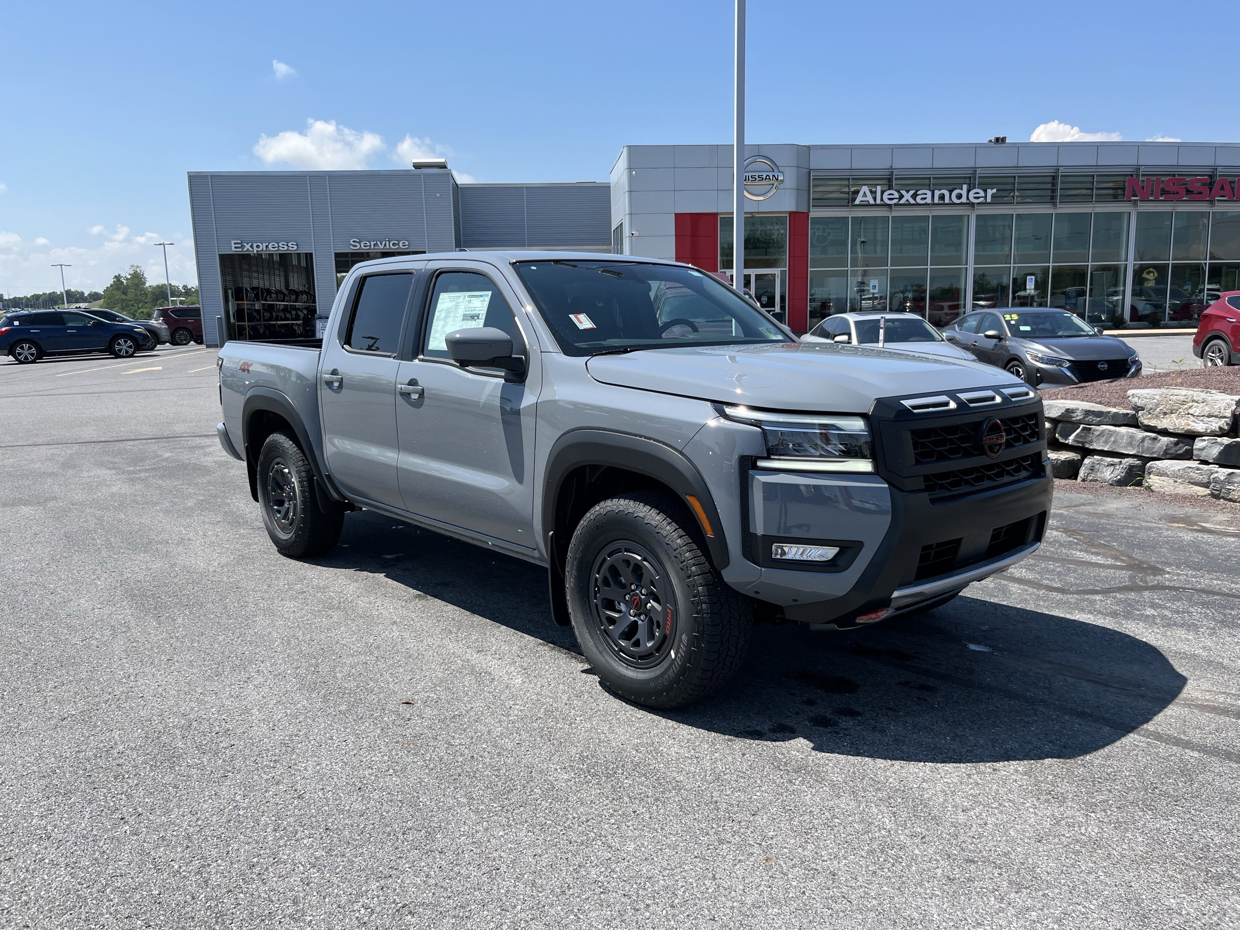 New 2025 Nissan Frontier PRO-4X w/ Pro Convenience Package image 1