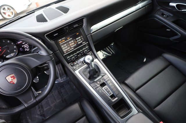 Used 2015 Porsche 911 Carrera RWD image 32
