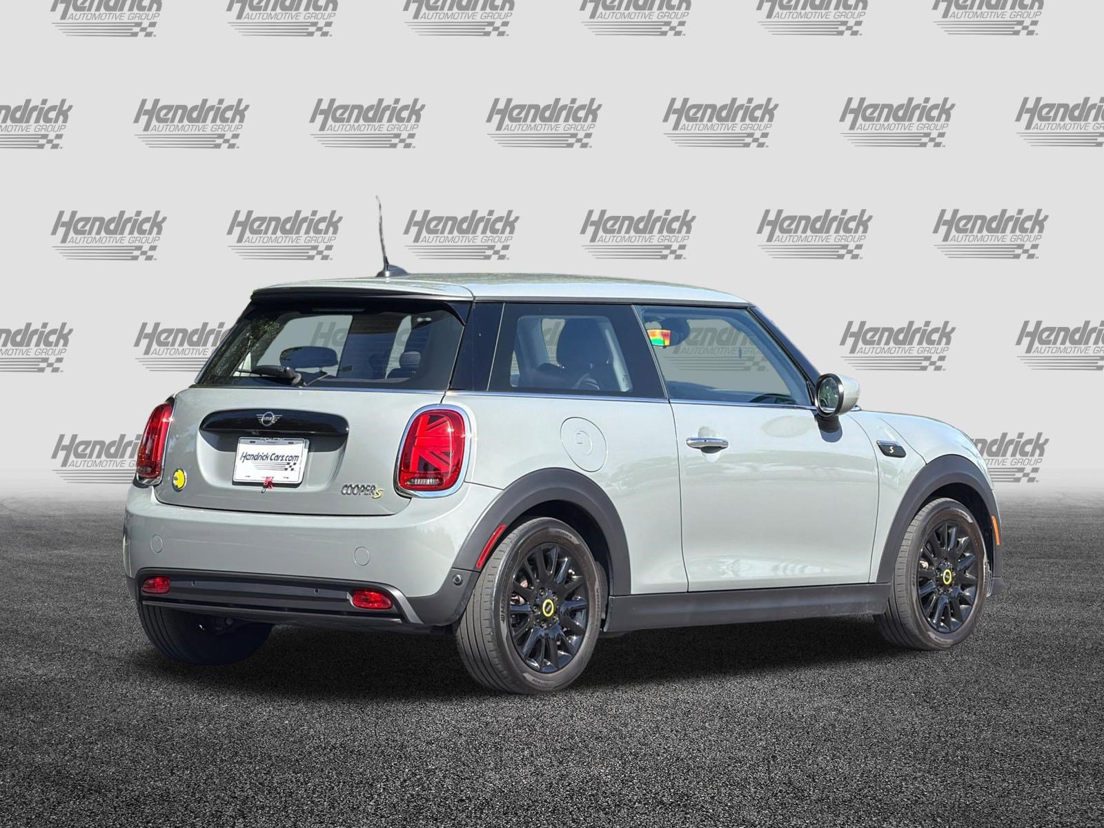 Used 2023 MINI Cooper SE FWD image 5