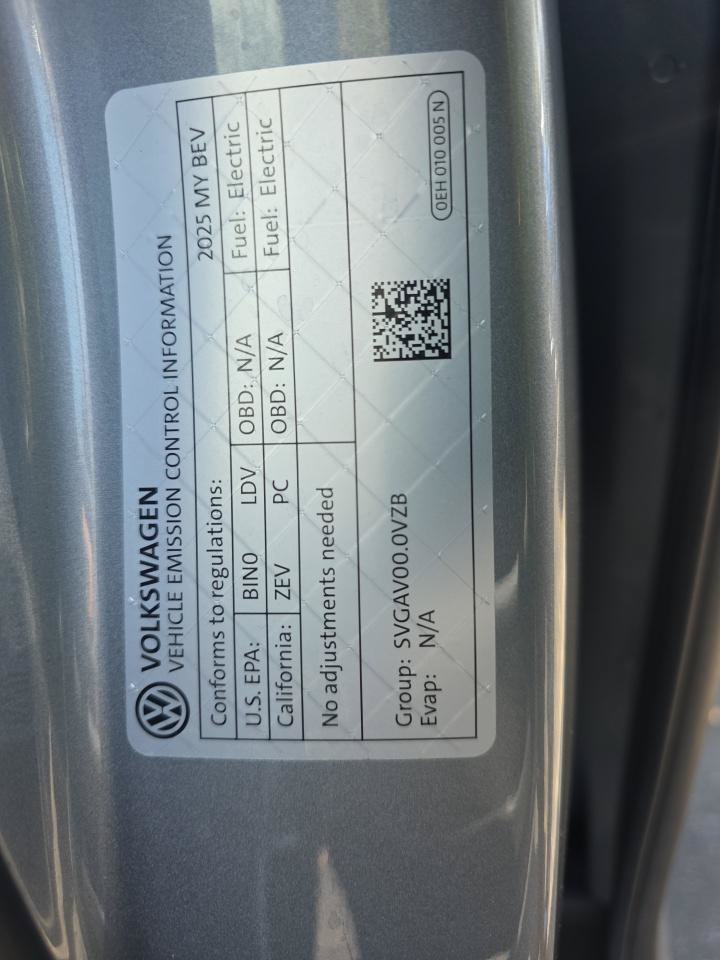 Used 2025 Volkswagen ID. Buzz Pro S Plus AWD/4WD image 16