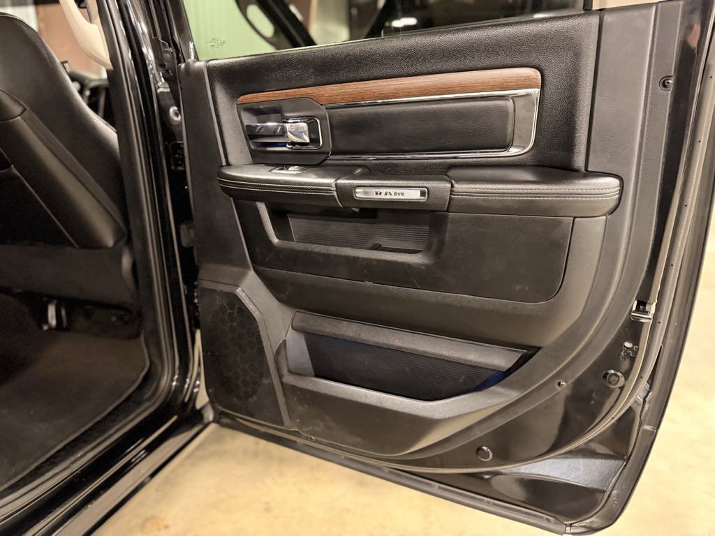 Used 2015 RAM 2500 Laramie w/ Convenience Group image 17