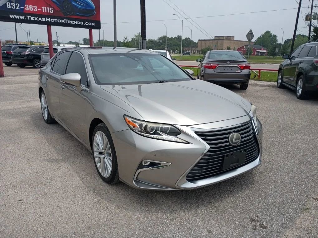 Used 2016 Lexus ES 350 w/ Luxury Package w/Wood Trim FWD image 7
