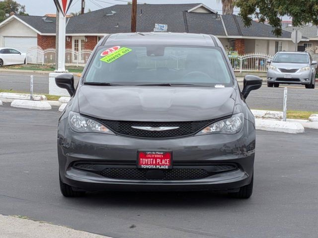Used 2023 Chrysler Voyager LX FWD image 2