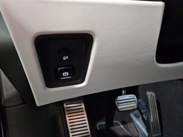 New 2026 Chevrolet Corvette Stingray Premium Cpe w/ Z51 Performance Package image 16