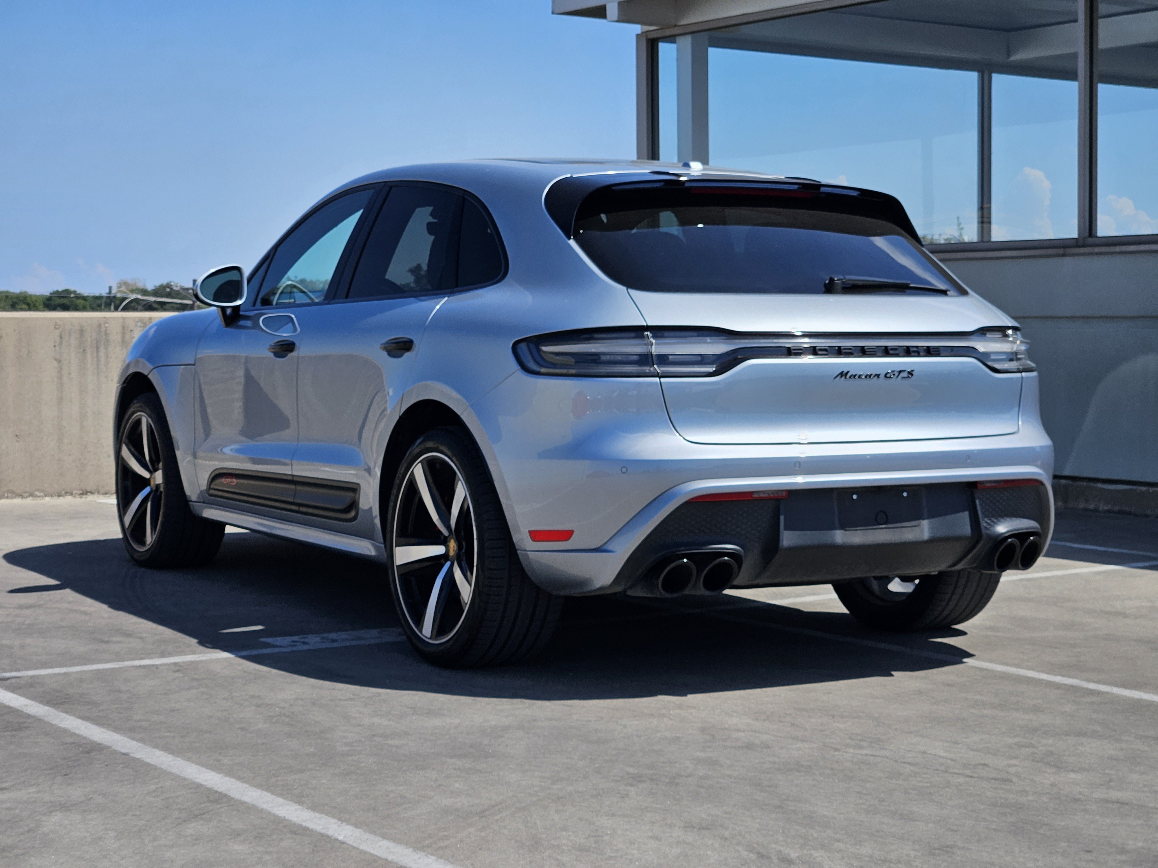 Certified 2022 Porsche Macan GTS AWD/4WD image 3
