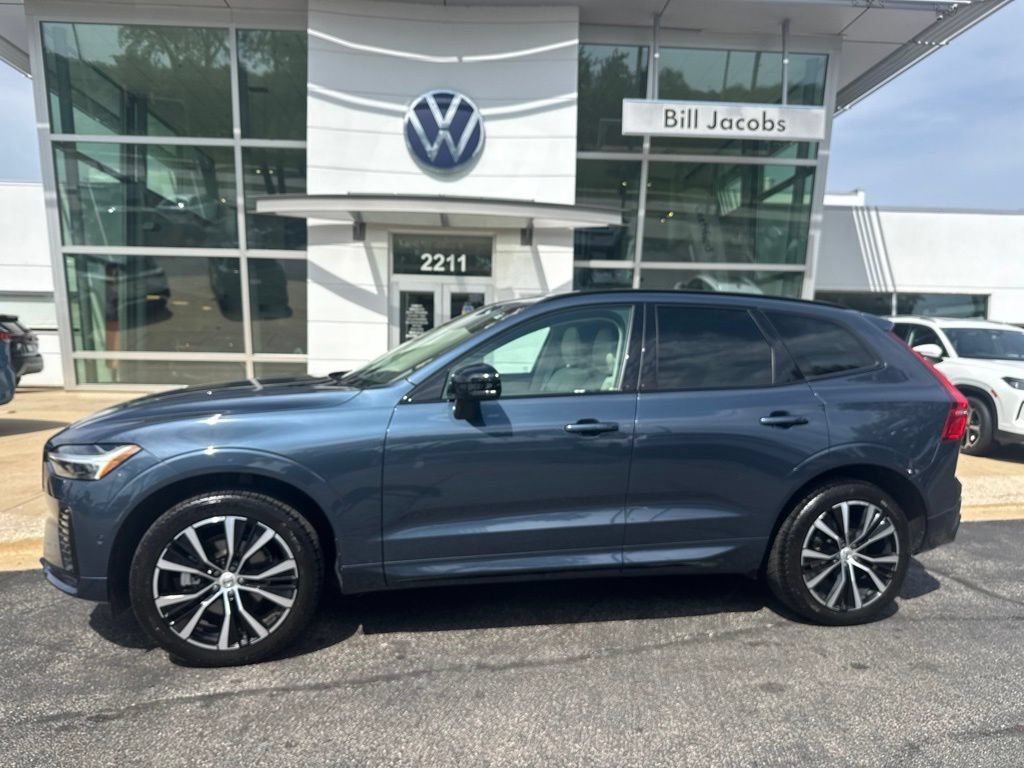 Used 2023 Volvo XC60 B5 Plus w/ Climate Package AWD/4WD image 3