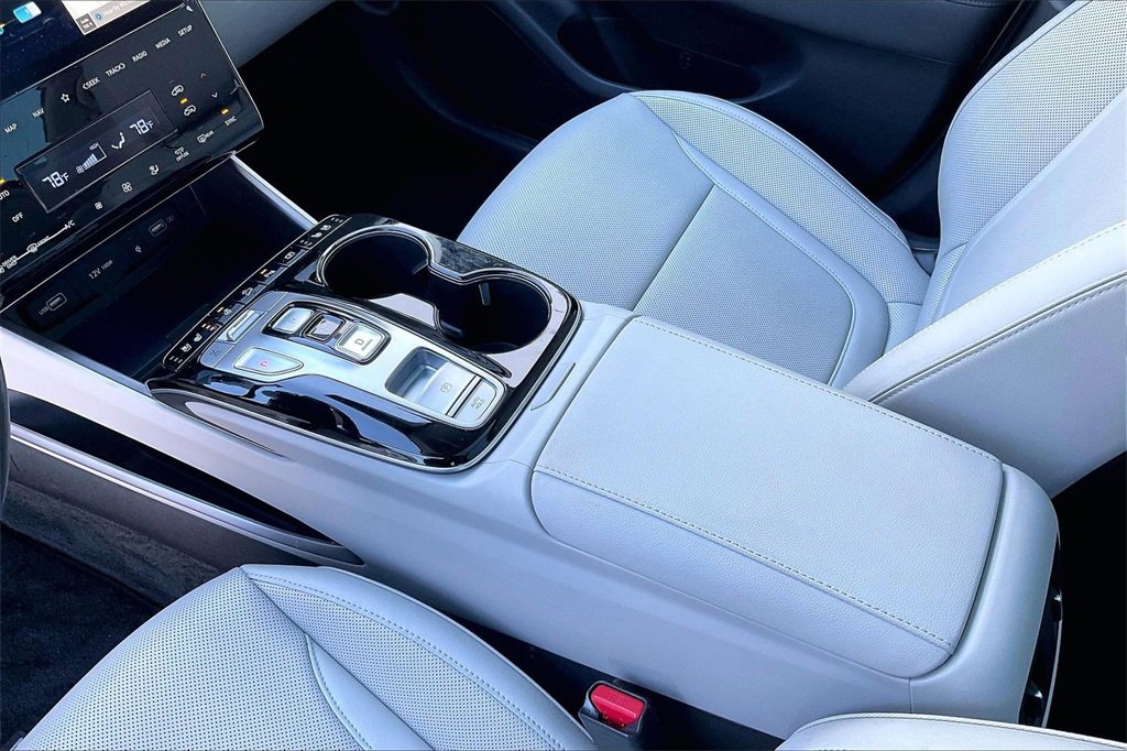 Used 2024 Hyundai Tucson Limited image 17