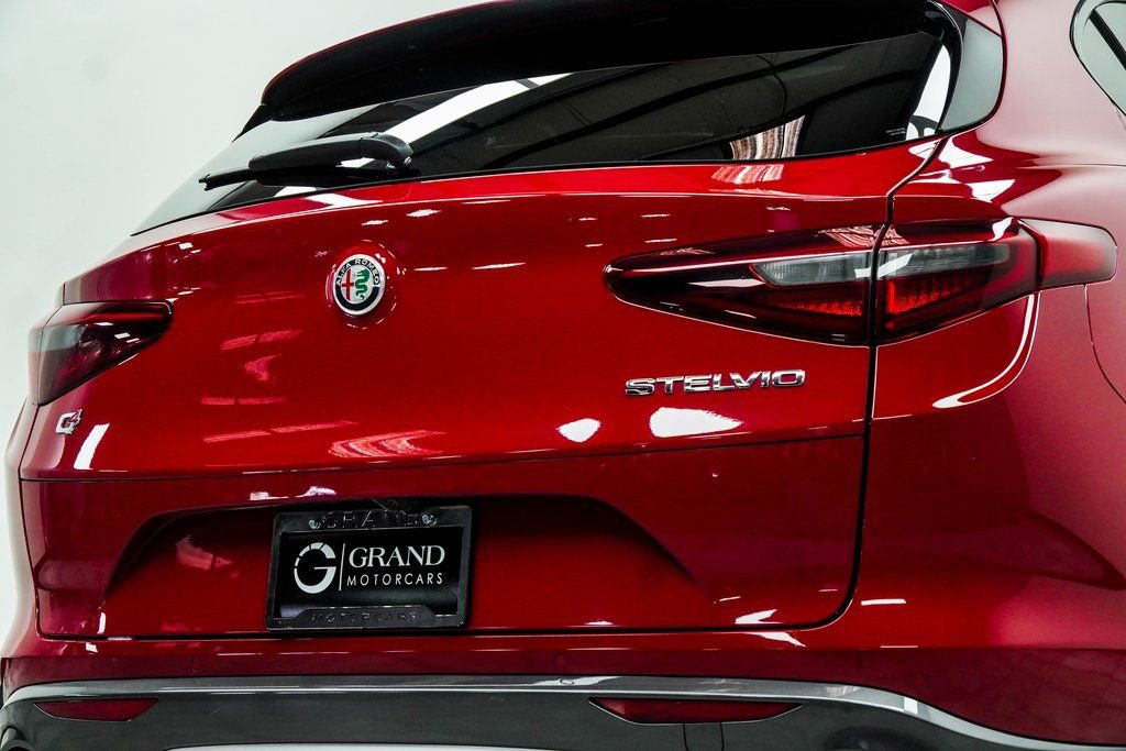 Used 2022 Alfa Romeo Stelvio Ti image 13