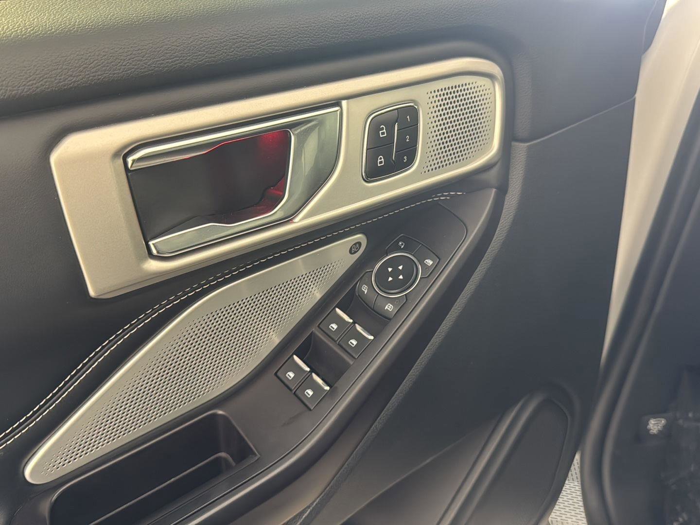 Used 2020 Ford Explorer ST w/ Premium Technology Package image 12