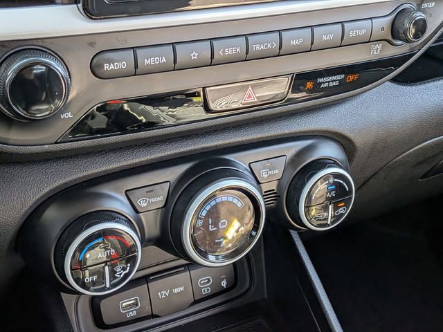 Used 2025 Hyundai Venue Limited image 22