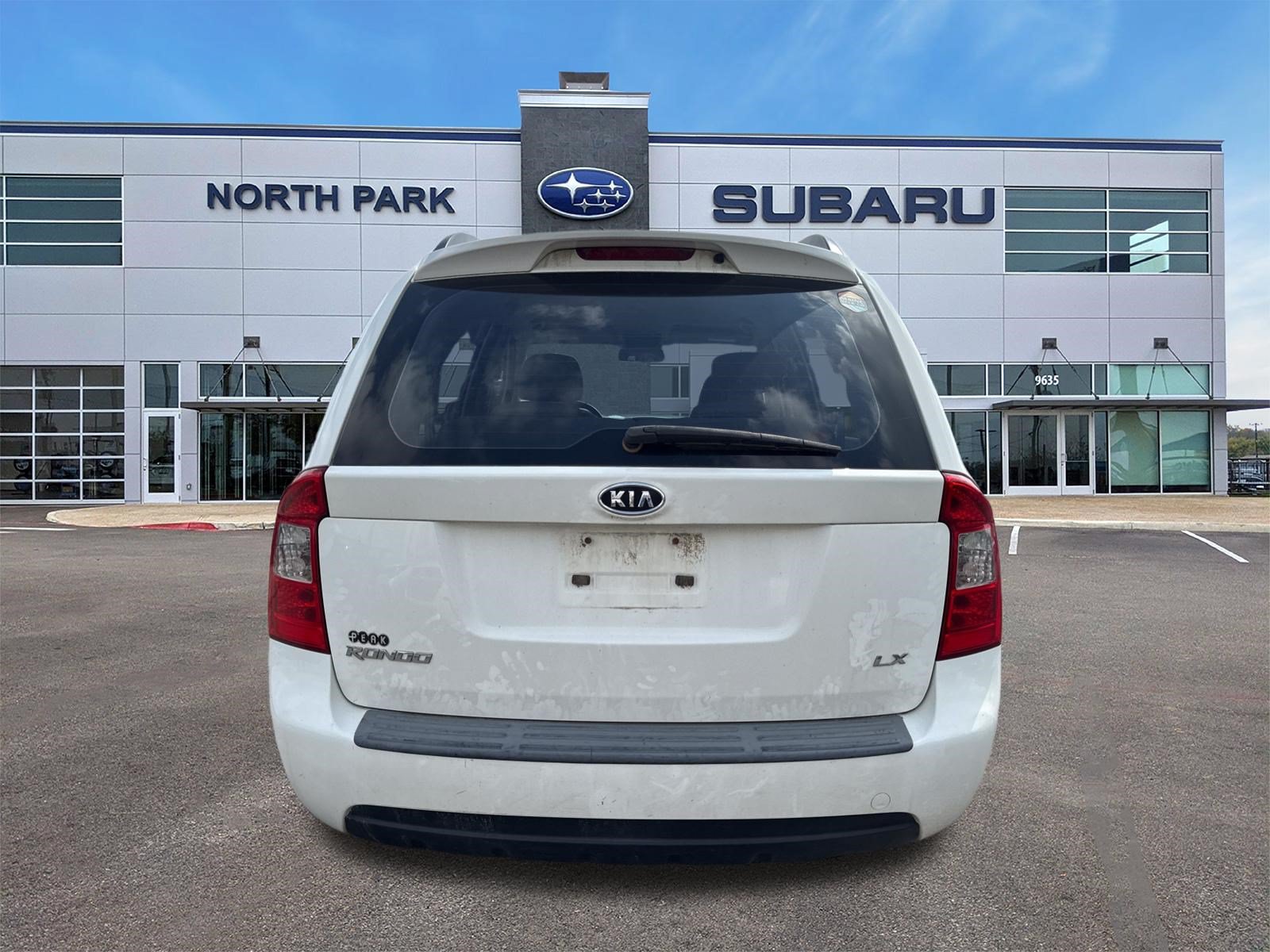 Used 2009 Kia Rondo LX FWD image 8