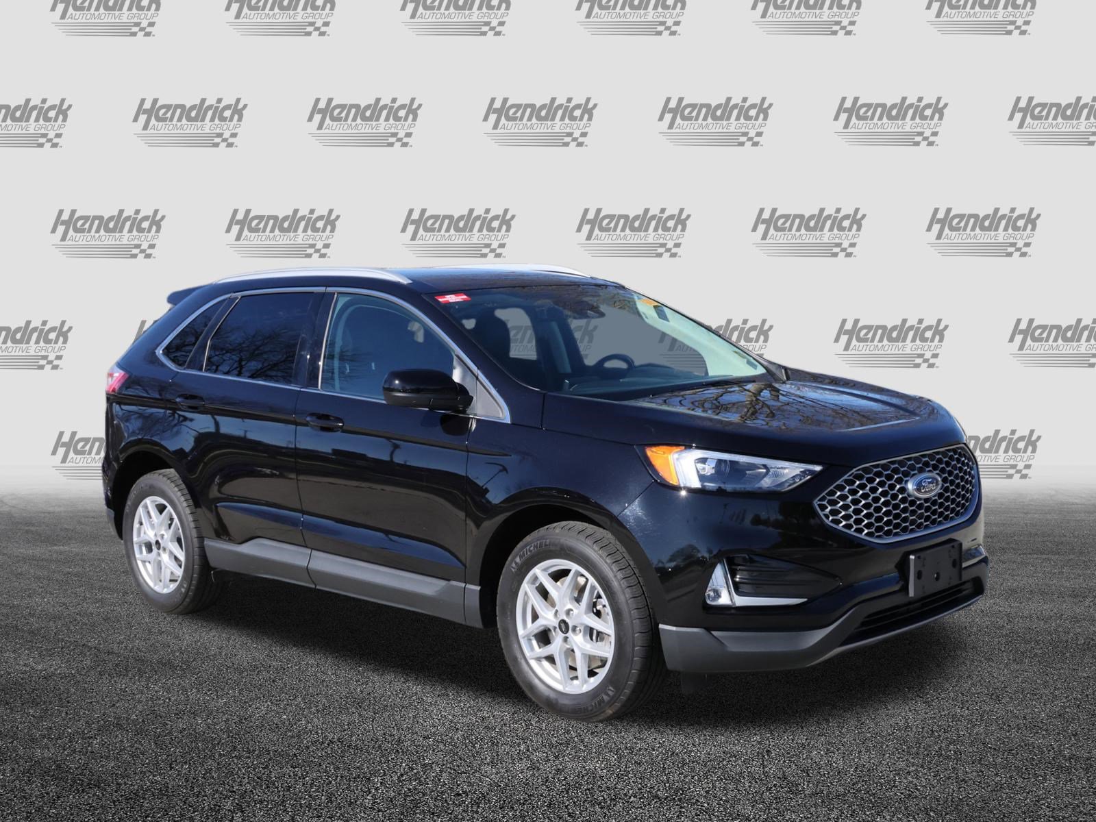 Used 2024 Ford Edge SEL w/ Convenience Package image 2