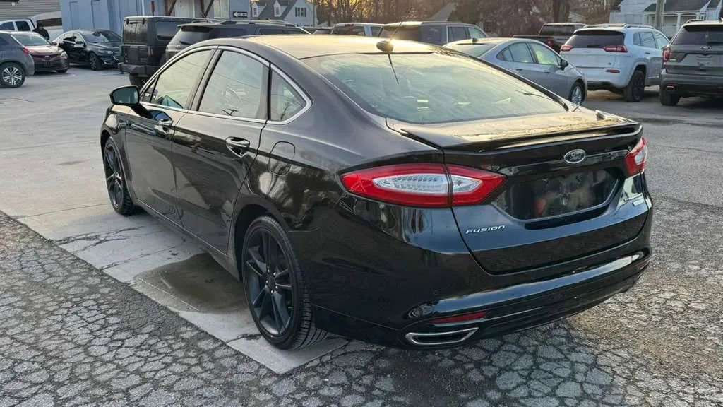 Used 2016 Ford Fusion Titanium image 3