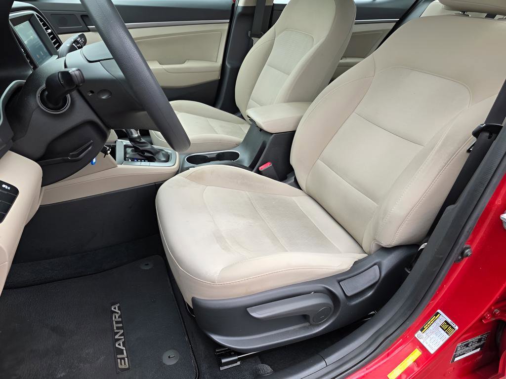 Used 2017 Hyundai Elantra SE image 19