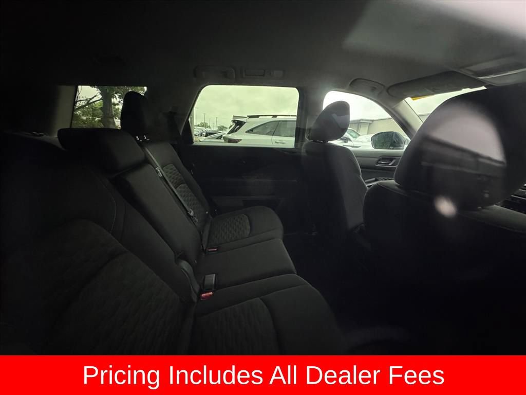 Used 2024 Nissan Pathfinder S FWD image 4