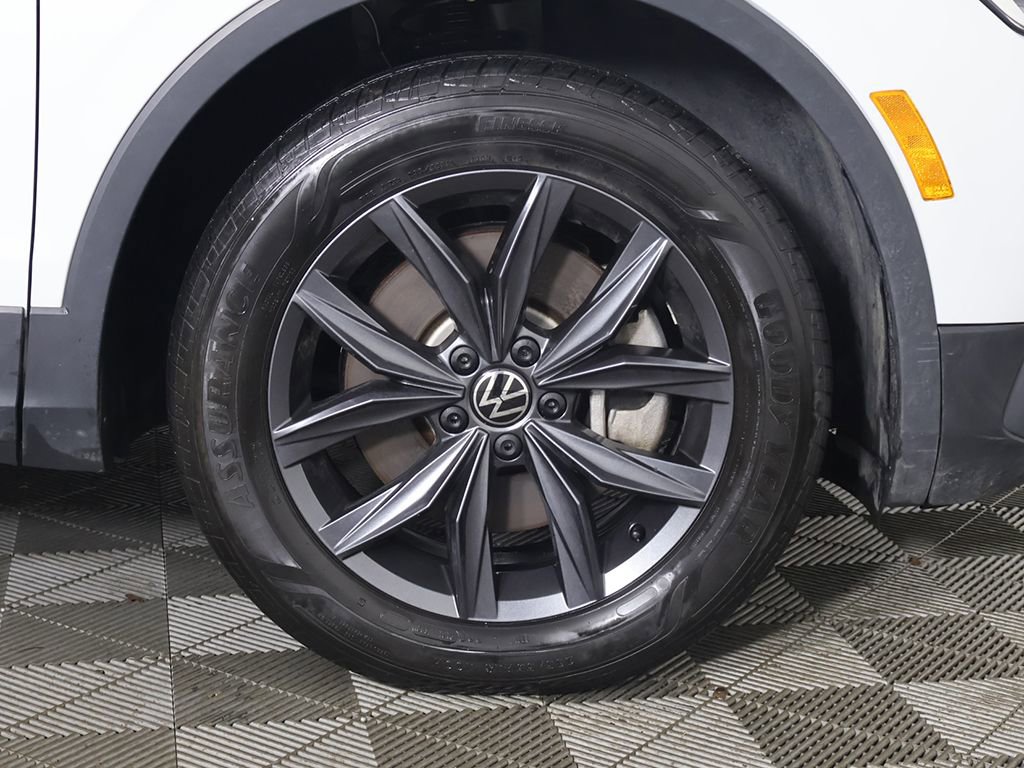 Used 2023 Volkswagen Tiguan SE image 22