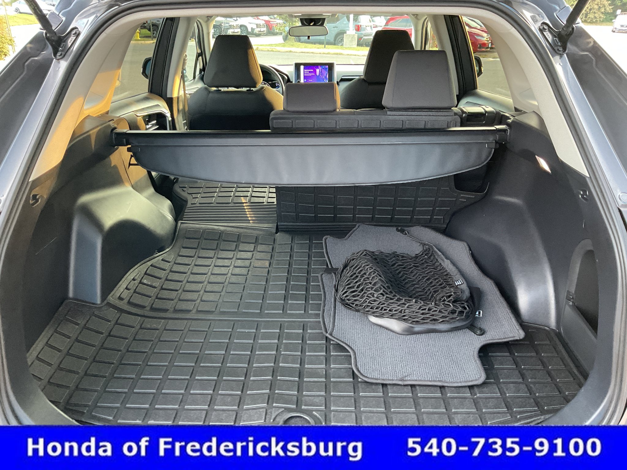 Used 2024 Toyota RAV4 XLE AWD/4WD image 21