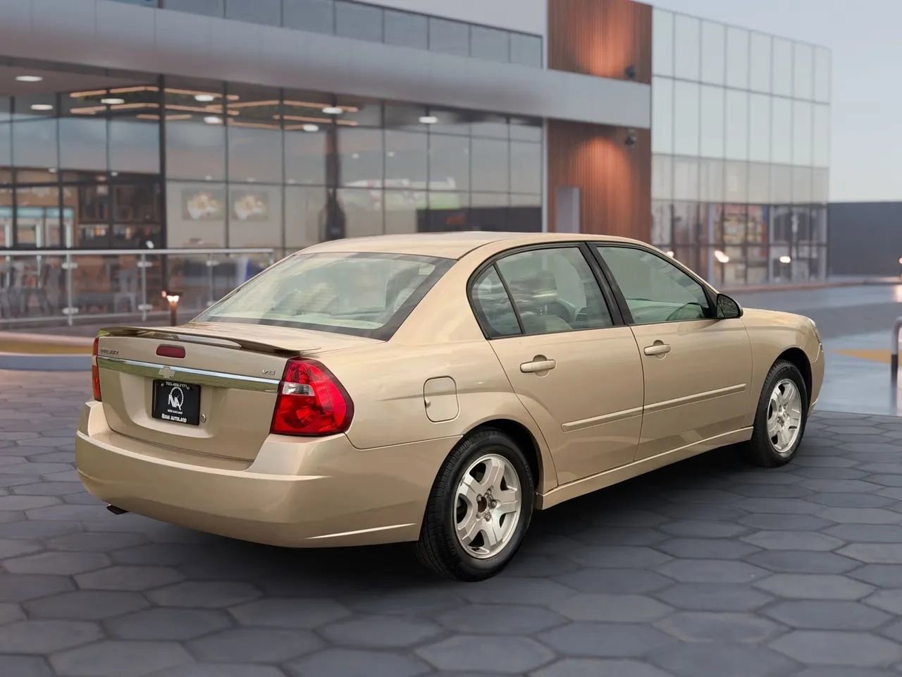 Used 2005 Chevrolet Malibu LT w/ Preferred Equipment Group image 8