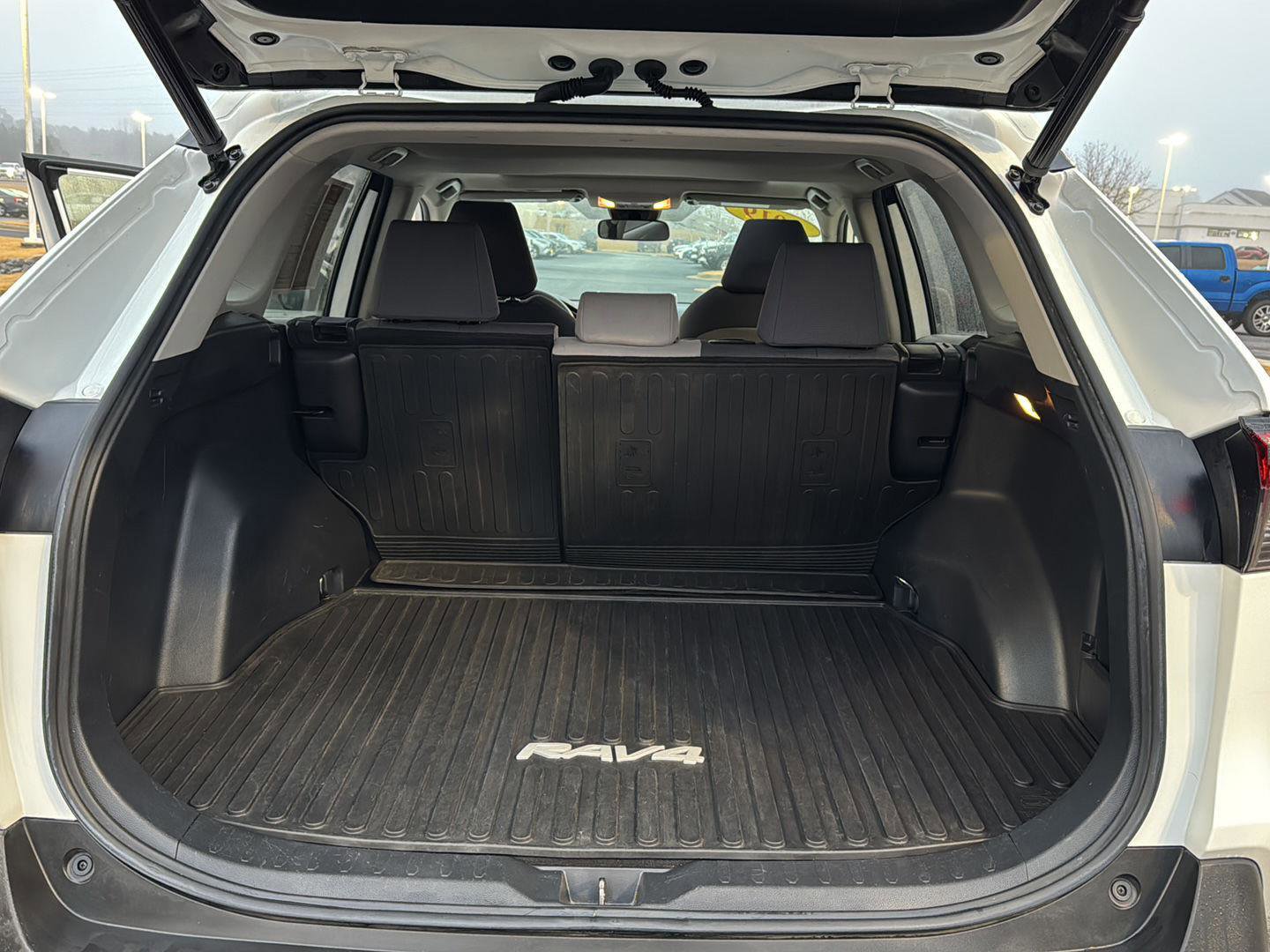 Used 2019 Toyota RAV4 XLE image 30