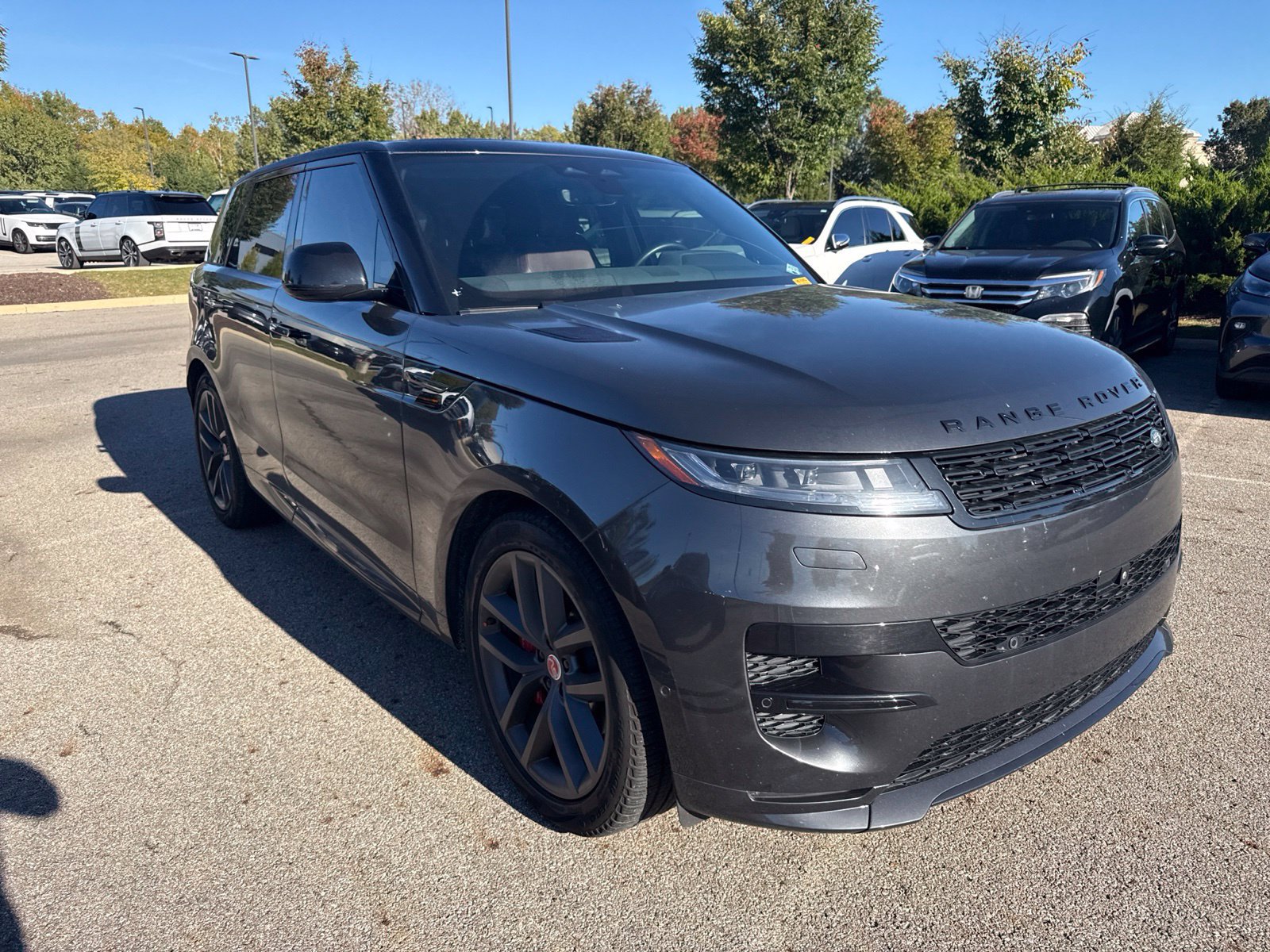 Used 2024 Land Rover Range Rover Sport Dynamic SE AWD/4WD image 3