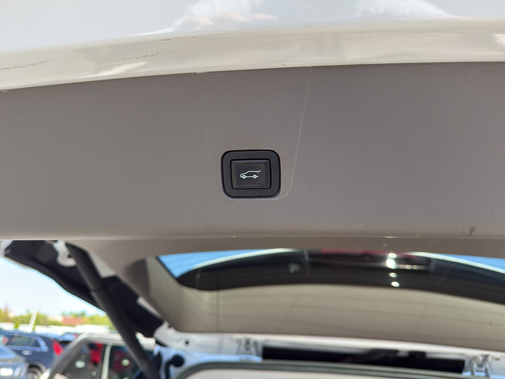 Used 2020 Chevrolet Traverse LT w/ LT Premium Package image 30