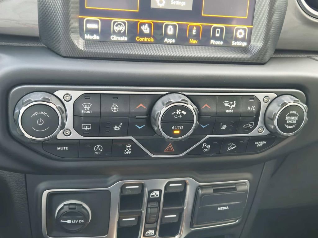 Used 2021 Jeep Wrangler Unlimited Sahara image 36