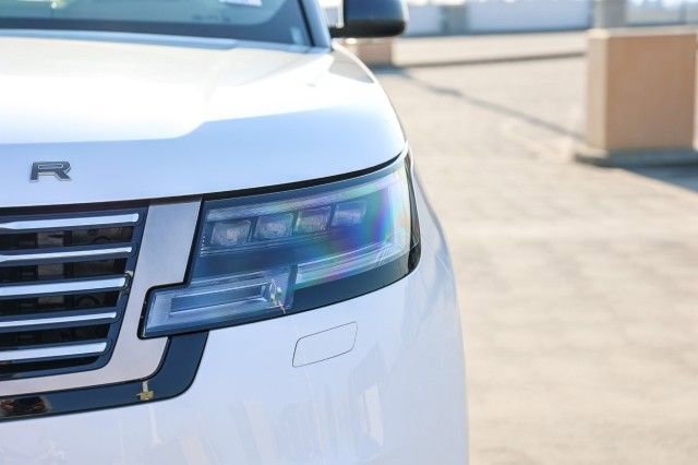 New 2025 Land Rover Range Rover SV image 11