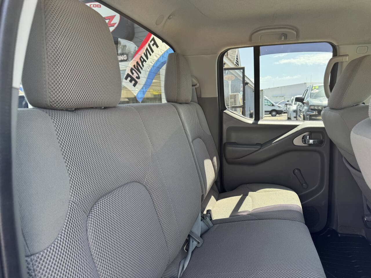 Used 2013 Nissan Frontier S AWD/4WD image 28