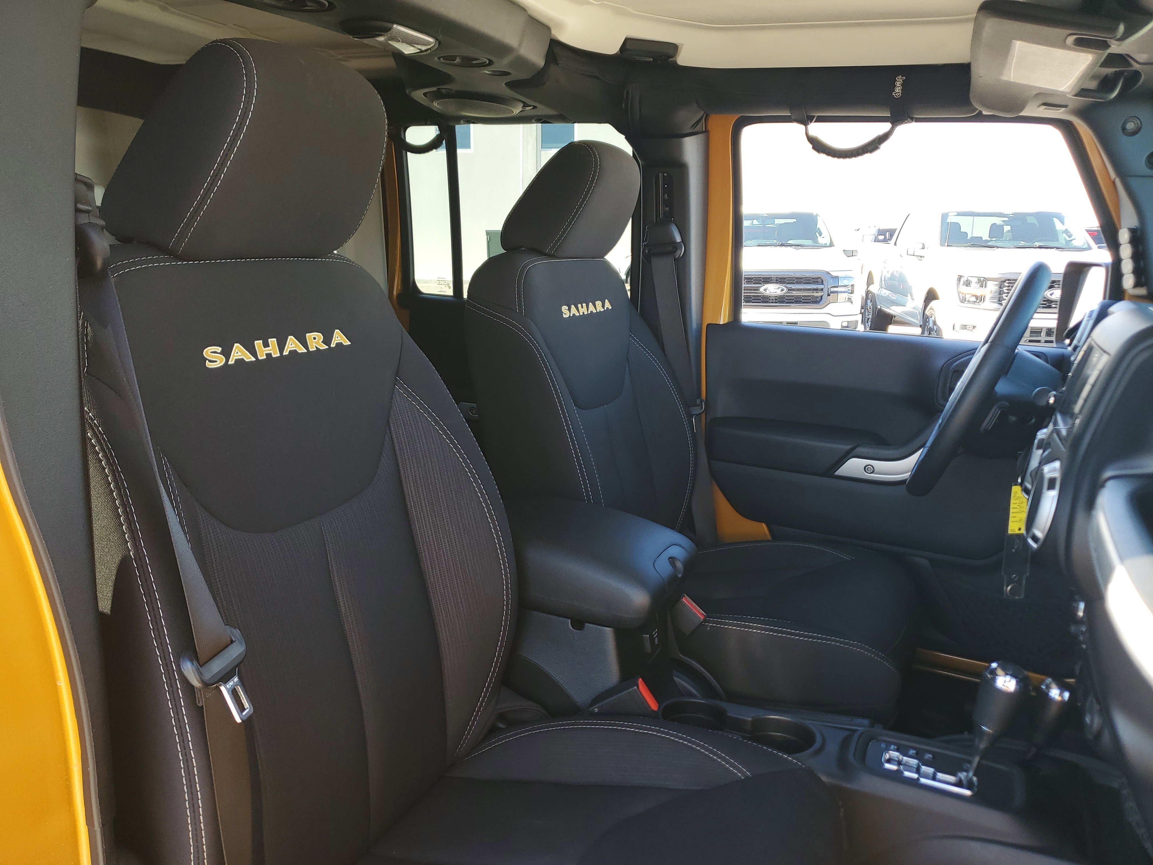 Used 2014 Jeep Wrangler Unlimited Sahara w/ Connectivity Group image 19