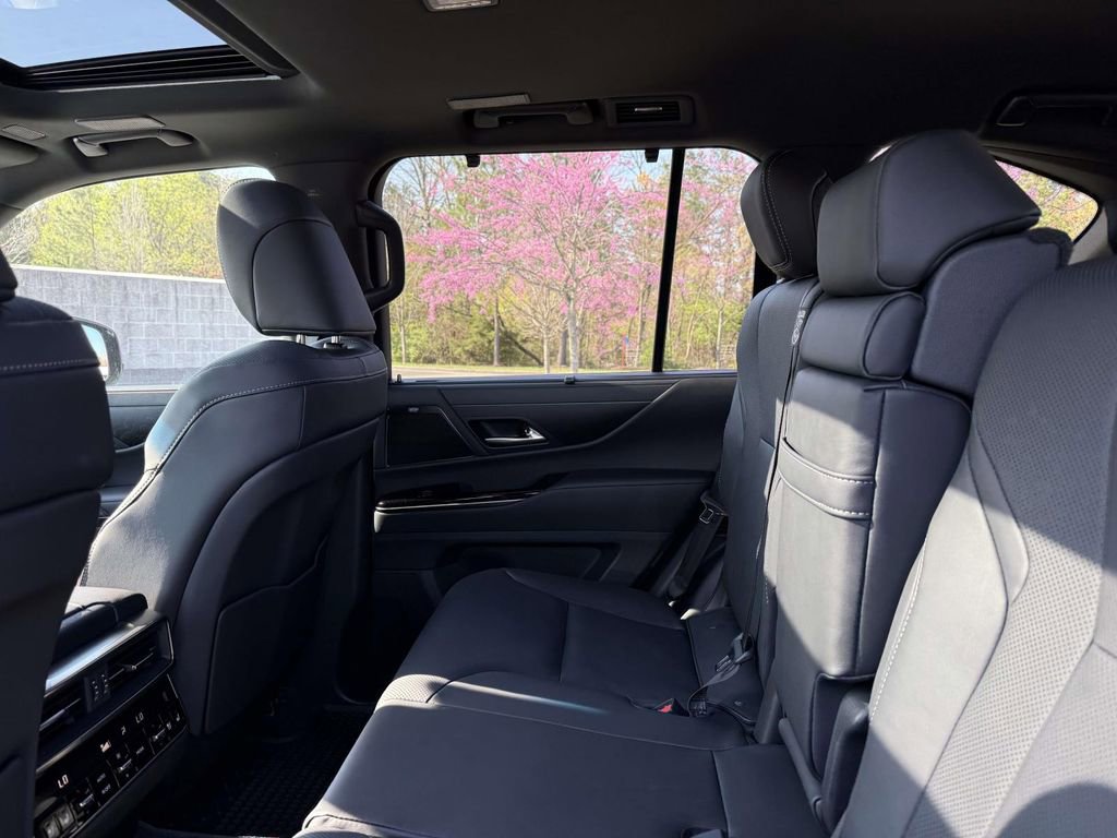 Used 2025 Lexus LX 600 4WD w/ Accessory Package (2T) image 17
