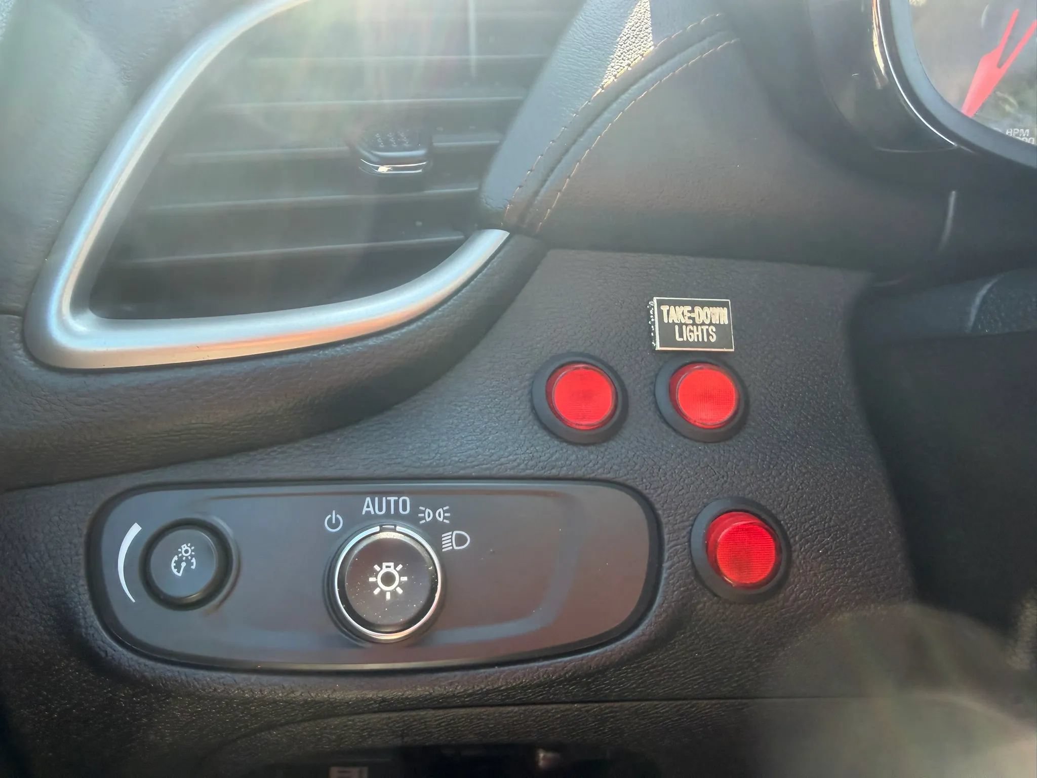 Used 2020 Chevrolet Trax LT AWD/4WD image 17